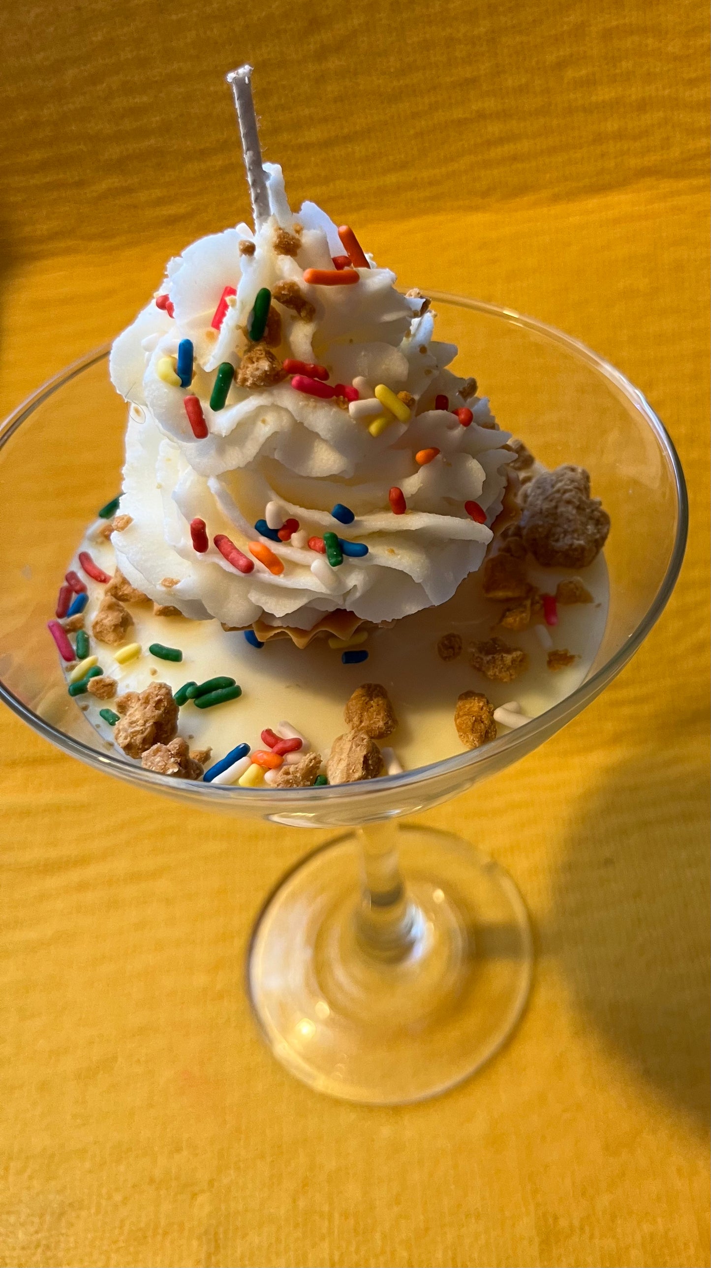 Cupcake martini candle