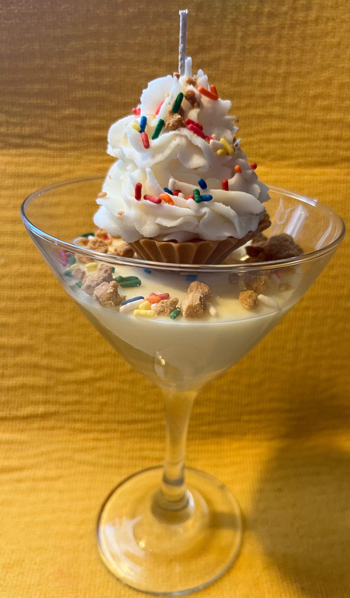 Cupcake martini candle