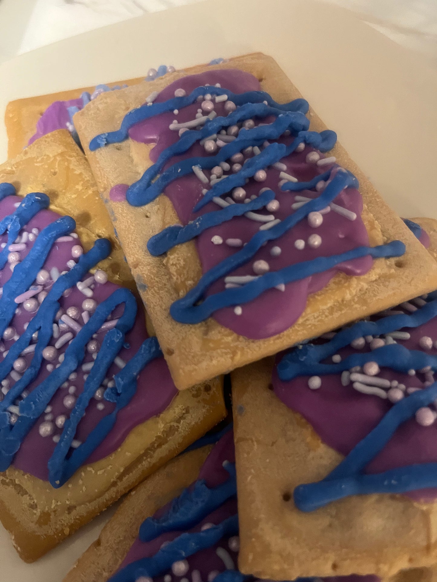 Toasted wild berry pop tart wax melts.
