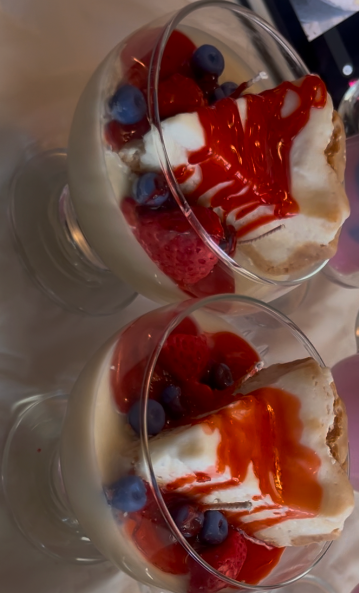Mixed berry cheesecake candle